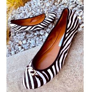 🎯 SOLD🎯 
💕 DIANE VON FURSTENBERG FLATS 💕